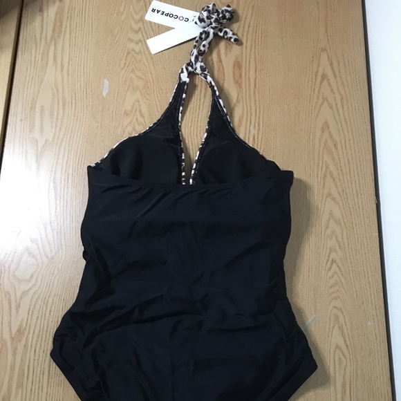B71 New Women’s Cocopear 1pc Swimsuit Animal Print Black Size Medium - Picture 7 of 8